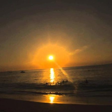 Suite Pe Na Areia- Espaco Independente Na Praia Do Curral Com Localizacao Privilegiada - Simplicidade E Comodidade Com O Por Do Sol Mais Lindo De Ilhabela - Melhor Custo Beneficio Para Ate 4 Pessoas , Na Av Jose Pacheco Do Nascimento Nº 7682 المظهر الخارجي الصورة