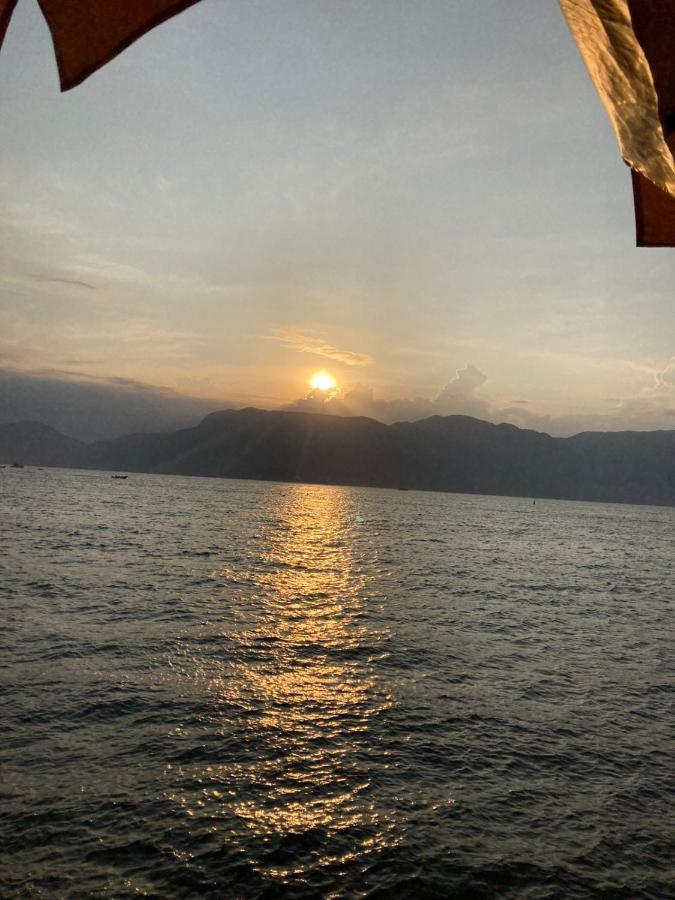 Suite Pe Na Areia- Espaco Independente Na Praia Do Curral Com Localizacao Privilegiada - Simplicidade E Comodidade Com O Por Do Sol Mais Lindo De Ilhabela - Melhor Custo Beneficio Para Ate 4 Pessoas , Na Av Jose Pacheco Do Nascimento Nº 7682 المظهر الخارجي الصورة